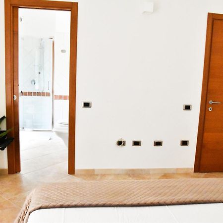 Sunshine Apartment - Appartamento Vicino Al Mare, Cagliari, Sardinia Экстерьер фото