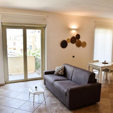 Sunshine Apartment - Appartamento Vicino Al Mare, Cagliari, Sardinia Экстерьер фото