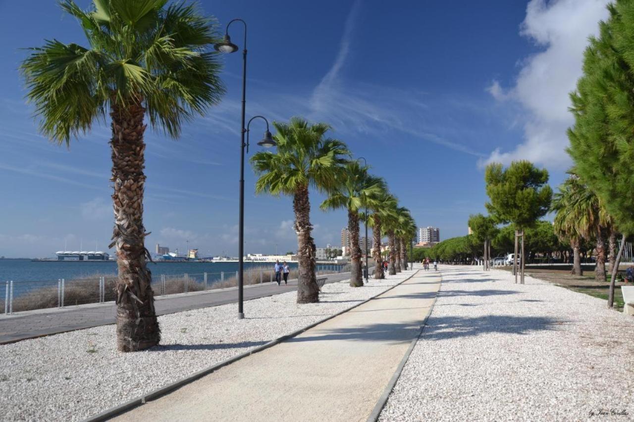 Sunshine Apartment - Appartamento Vicino Al Mare, Cagliari, Sardinia Экстерьер фото